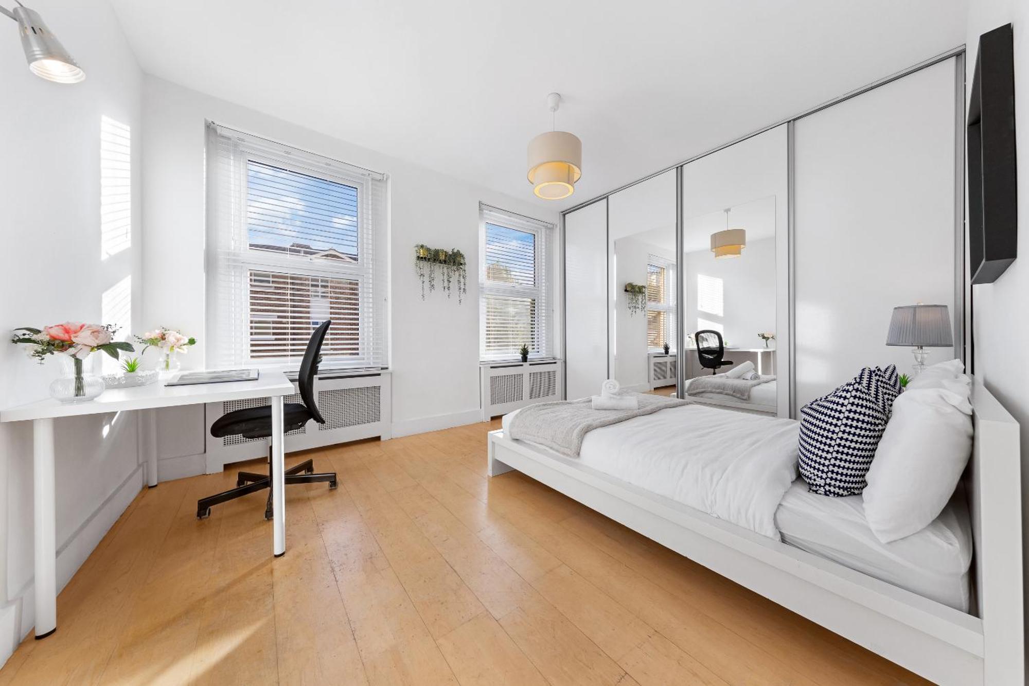 Luxury 4-Bedroom Modern Flat In Central London Steps From Station, Sleeps 9 In Style! Extérieur photo