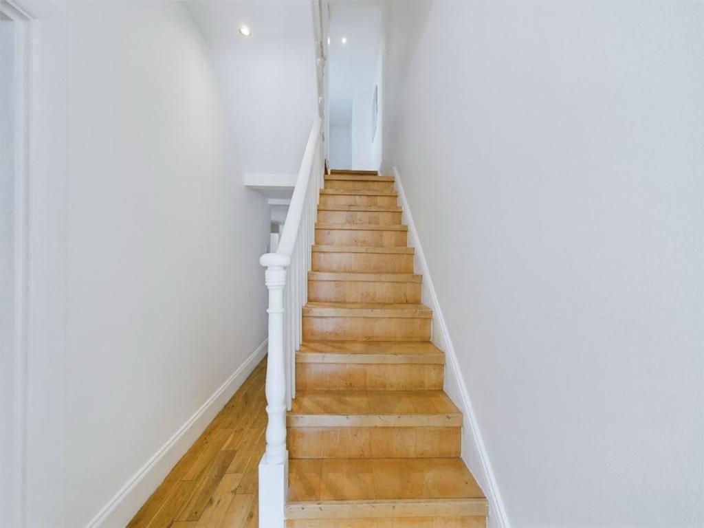 Luxury 4-Bedroom Modern Flat In Central London Steps From Station, Sleeps 9 In Style! Chambre photo