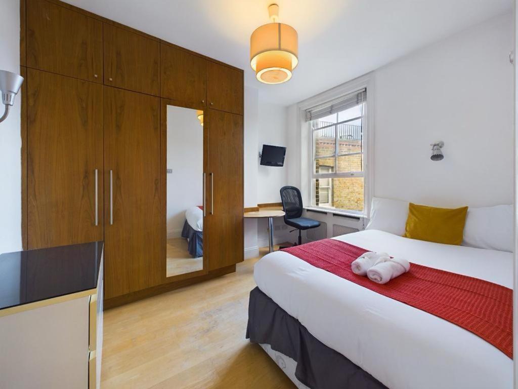 Luxury 4-Bedroom Modern Flat In Central London Steps From Station, Sleeps 9 In Style! Chambre photo