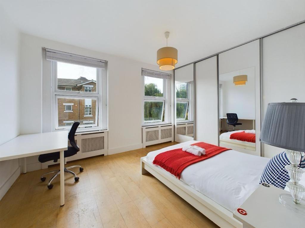Luxury 4-Bedroom Modern Flat In Central London Steps From Station, Sleeps 9 In Style! Chambre photo