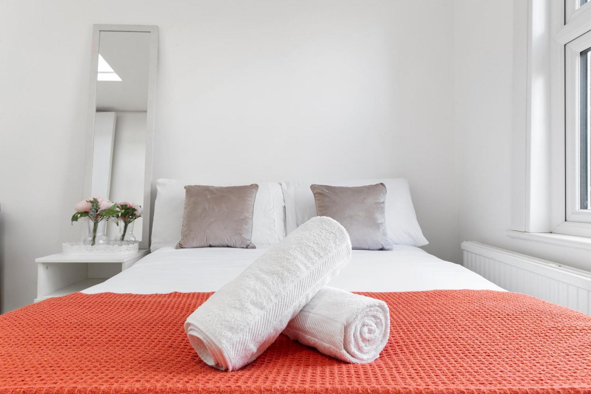 Luxury 4-Bedroom Modern Flat In Central London Steps From Station, Sleeps 9 In Style! Extérieur photo