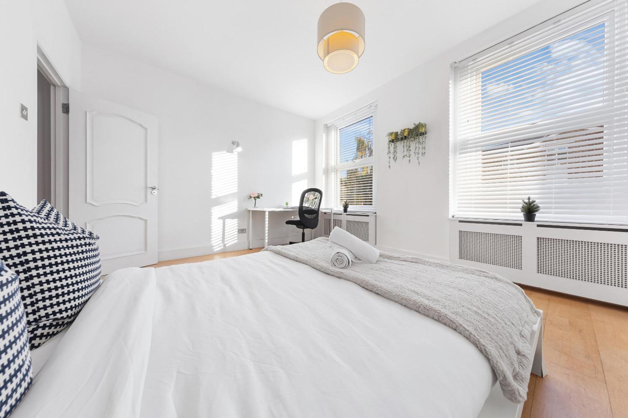 Luxury 4-Bedroom Modern Flat In Central London Steps From Station, Sleeps 9 In Style! Extérieur photo