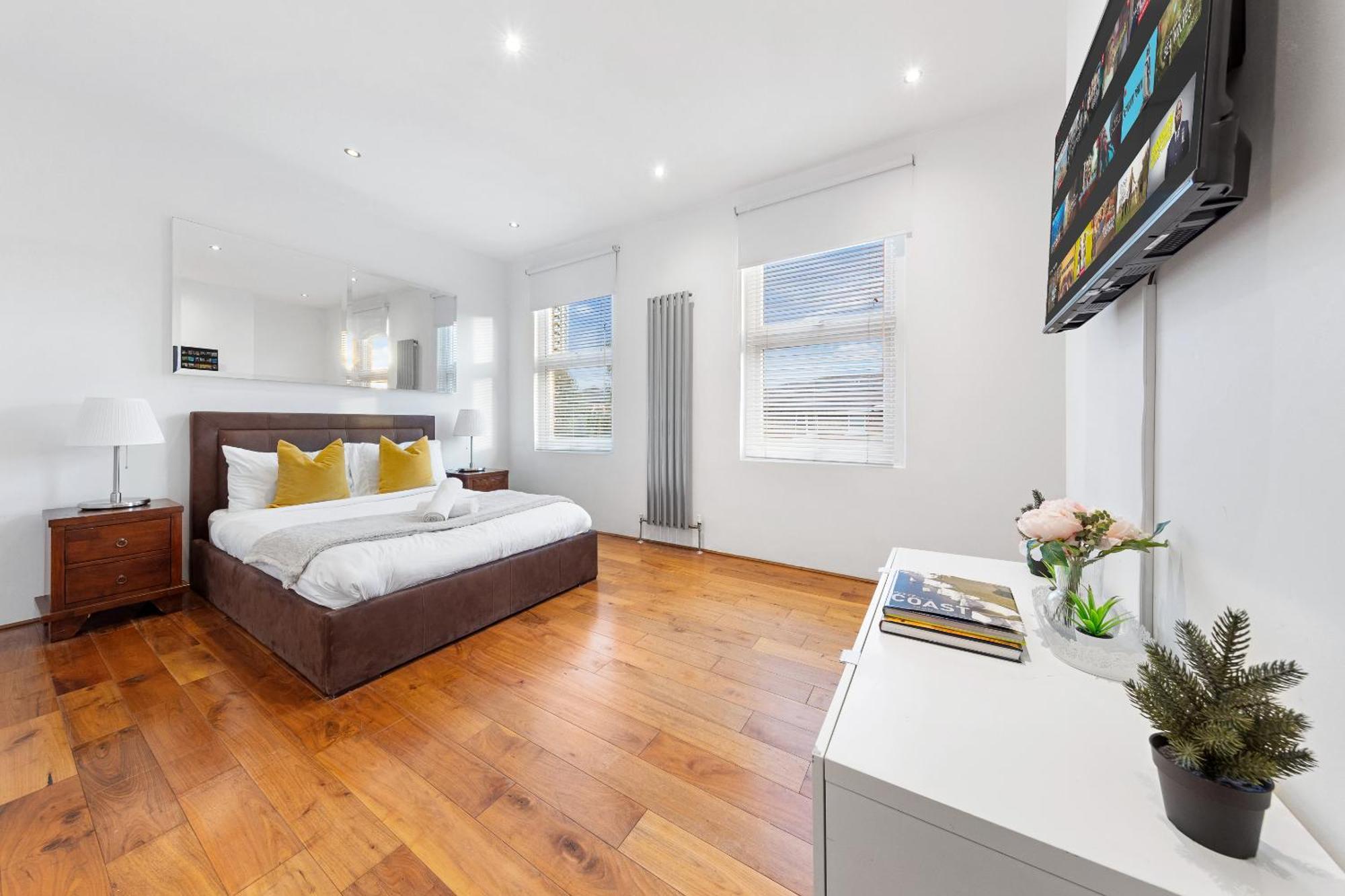 Luxury 4-Bedroom Modern Flat In Central London Steps From Station, Sleeps 9 In Style! Extérieur photo