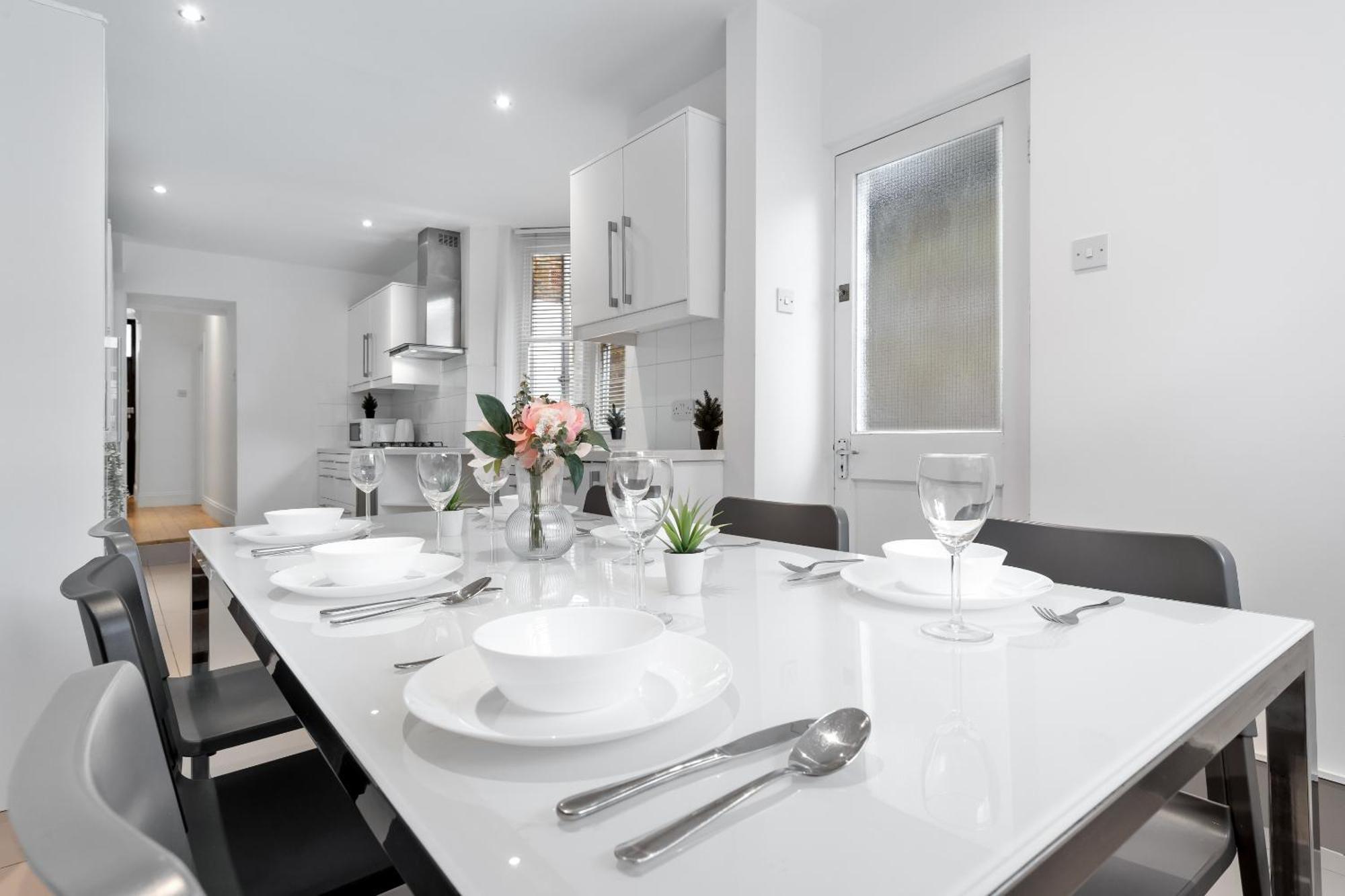 Luxury 4-Bedroom Modern Flat In Central London Steps From Station, Sleeps 9 In Style! Extérieur photo