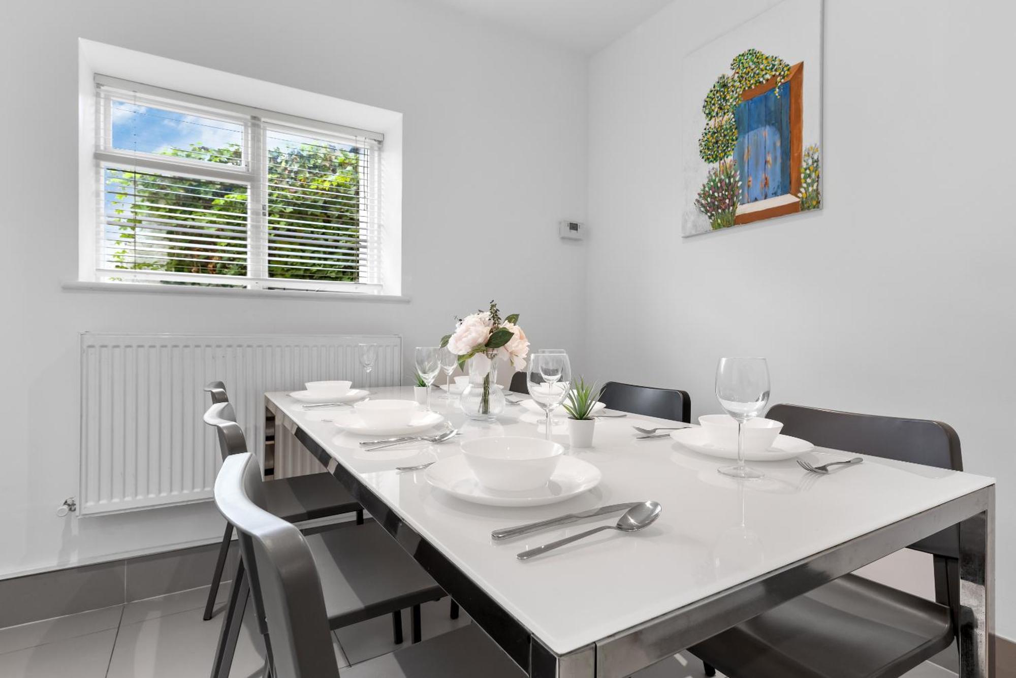 Luxury 4-Bedroom Modern Flat In Central London Steps From Station, Sleeps 9 In Style! Extérieur photo